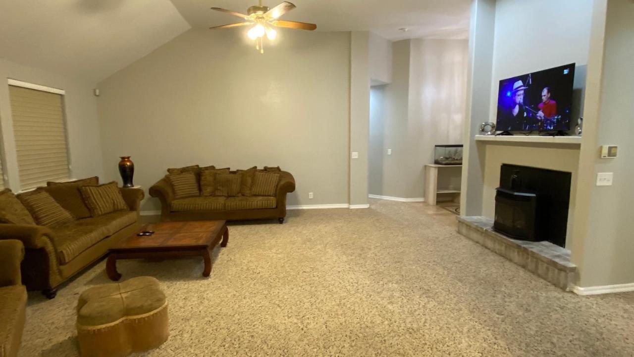 Beautiful Peaceful Desirable Home In Madera Rancho Esterno foto